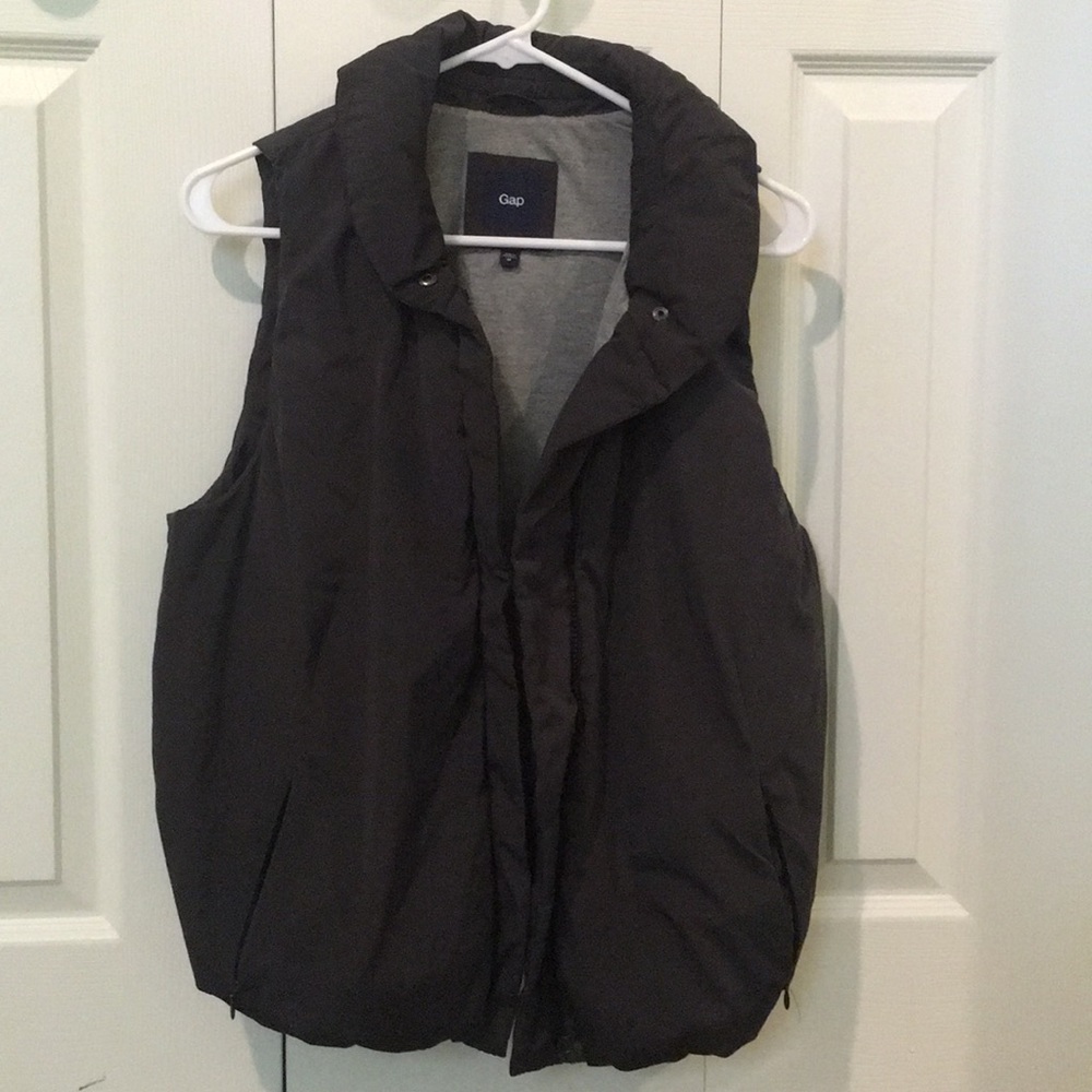 GAP Puffer Vest size M